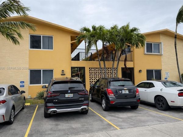 1733 Mayo St, Unit 6, Hollywood, FL 33020