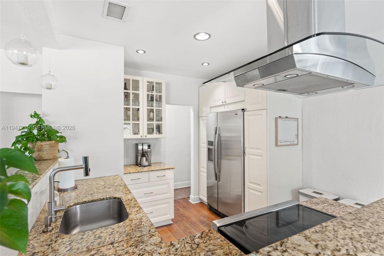 550 Cardinal St, Miami Springs, FL 33166 Photo