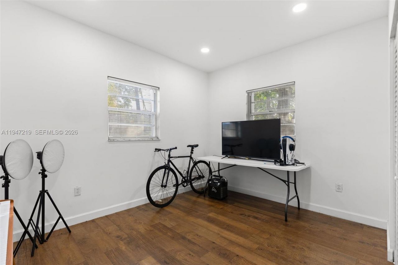 550 Cardinal St, Miami Springs, FL 33166 Photo