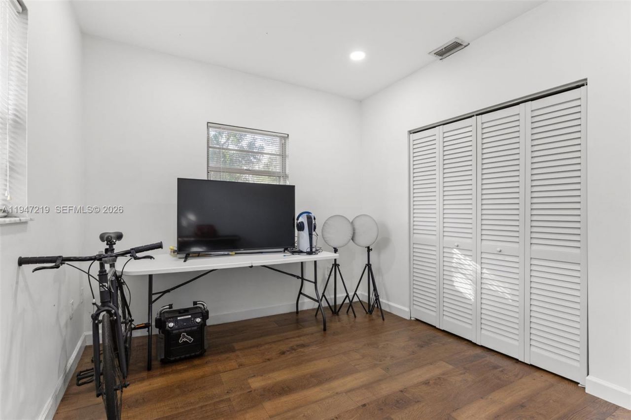 550 Cardinal St, Miami Springs, FL 33166 Photo