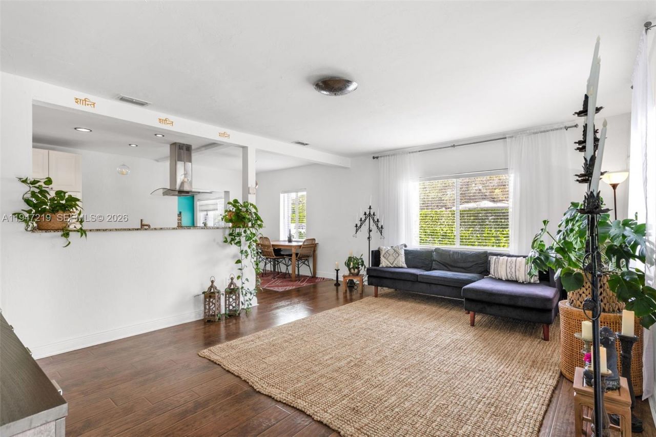 550 Cardinal St, Miami Springs, FL 33166 Photo