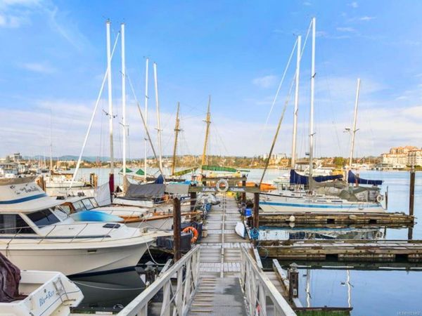 640 Montreal St , Unit 201, Victoria, BC V8V 1Z8