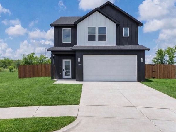 588 Highview Court, Godley, TX 76044