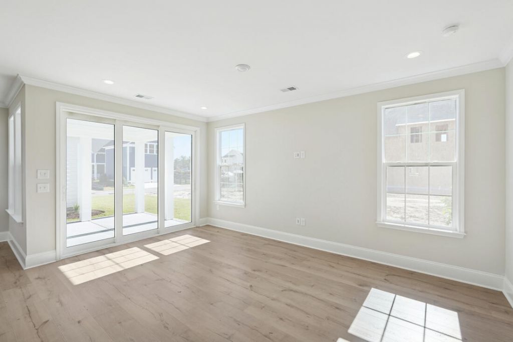 1237 Harriman Lane Photo 3