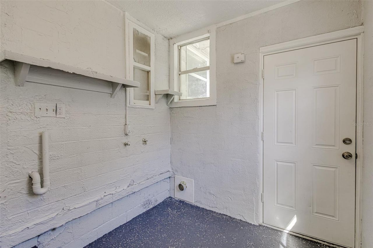 875 19th Avenue S, Unit 1/2, Saint Petersburg, FL 33705 Photo