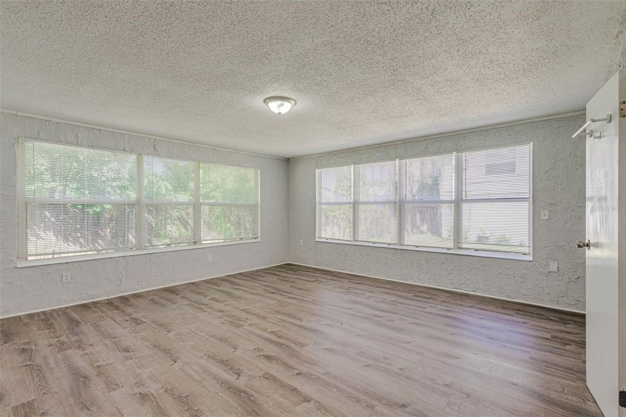 875 19th Avenue S, Unit 1/2, Saint Petersburg, FL 33705 Photo