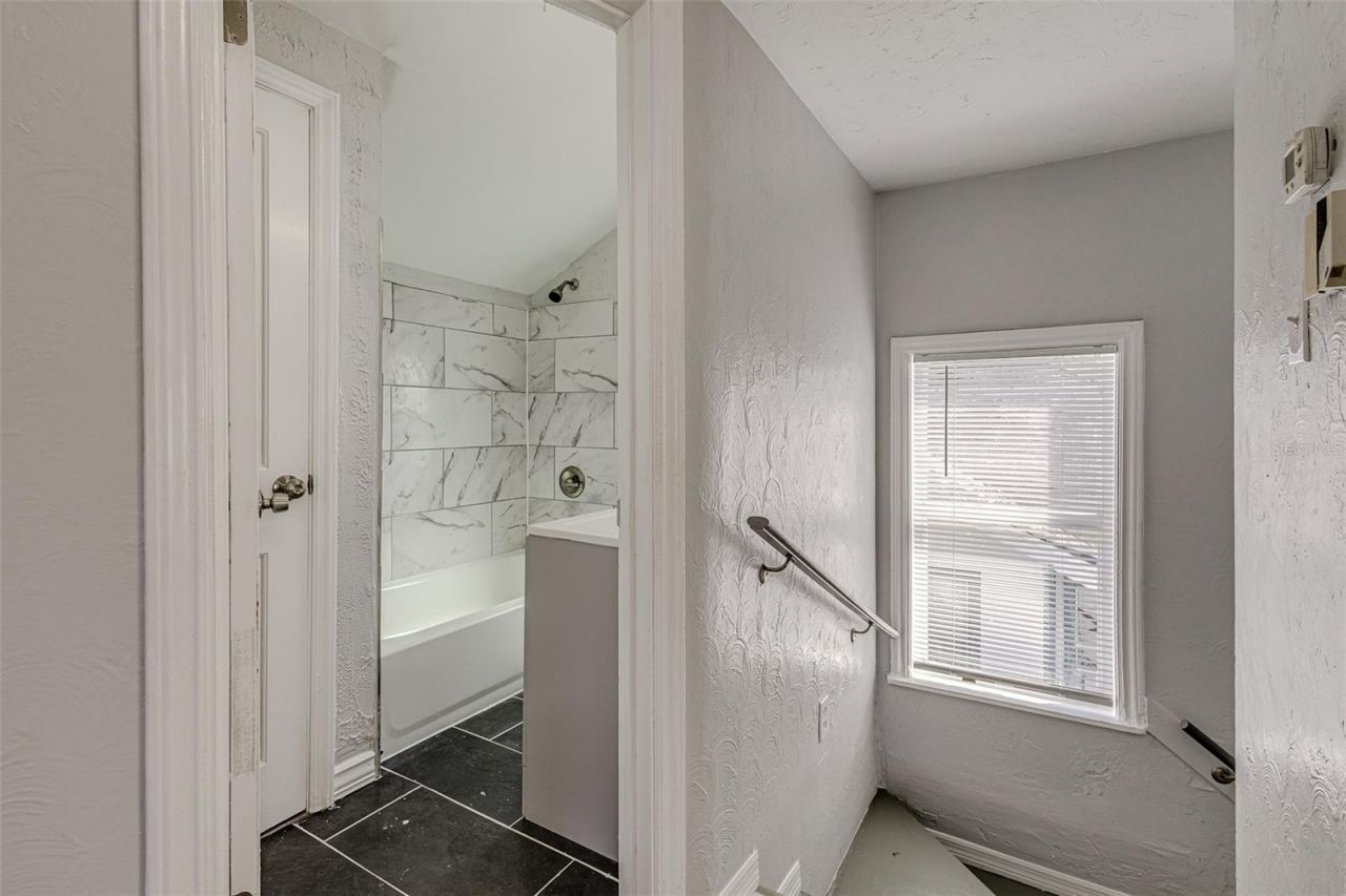 875 19th Avenue S, Unit 1/2, Saint Petersburg, FL 33705 Photo