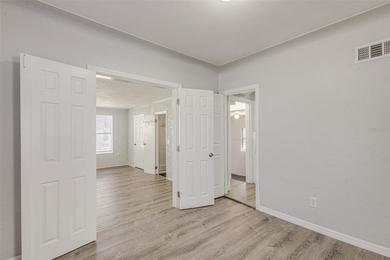 875 19th Avenue S, Unit 1/2, Saint Petersburg, FL 33705 Photo