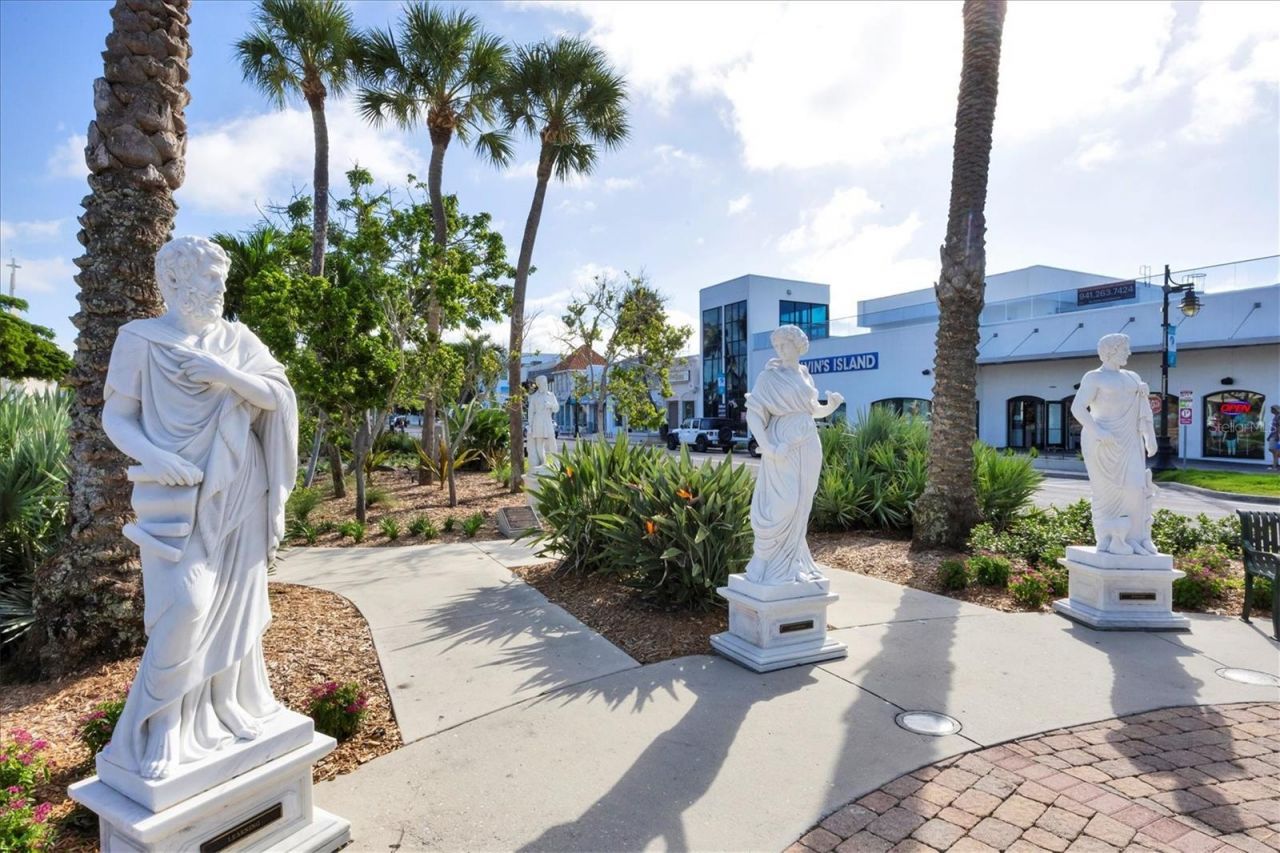 425 Partridge Circle, Sarasota, FL 34236 Photo