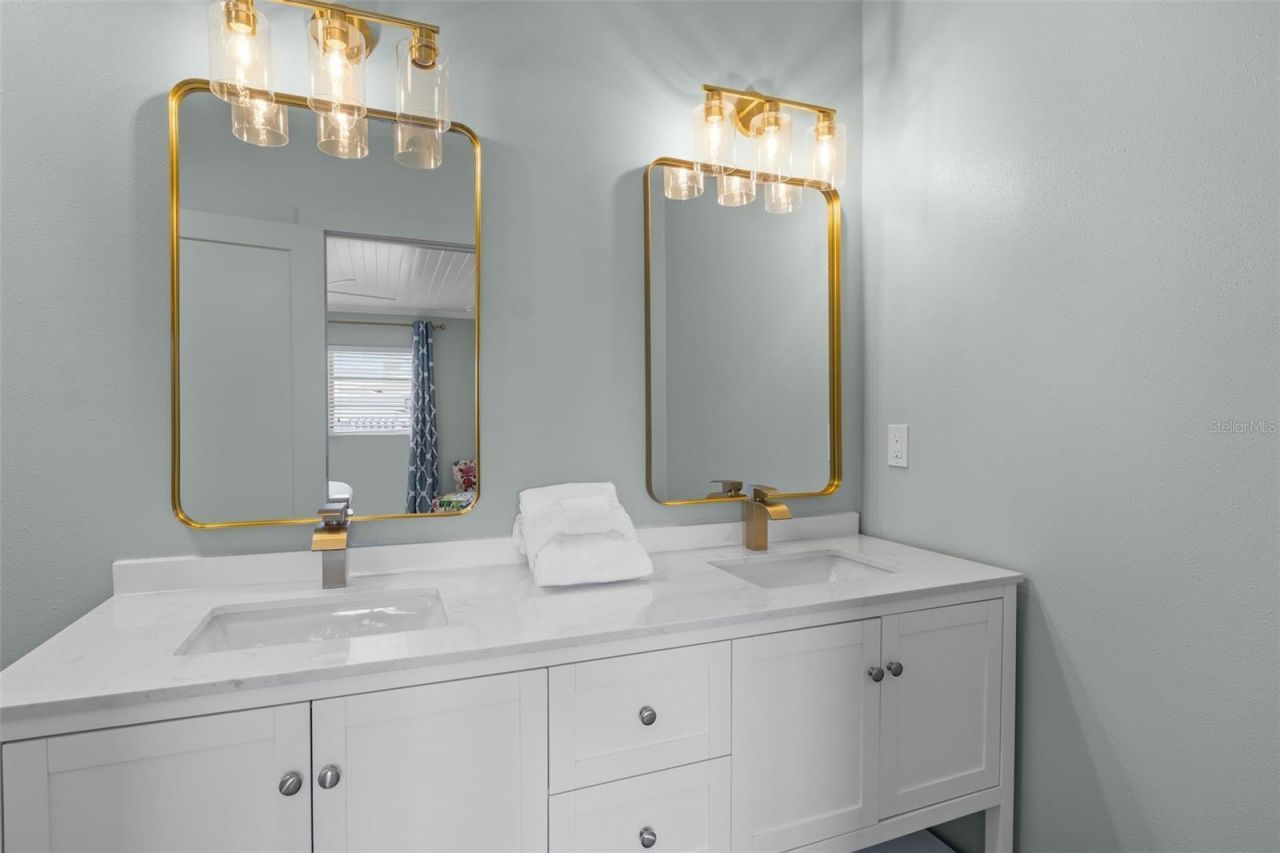 26 Seaside Court, Holmes Beach, FL 34217 Photo