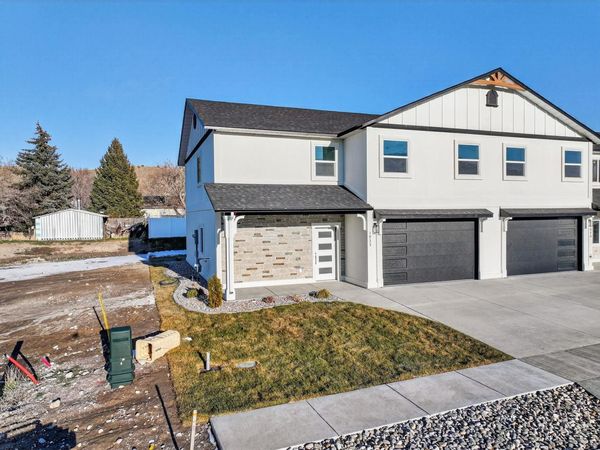 1932 S 1st, Pocatello, ID 83201