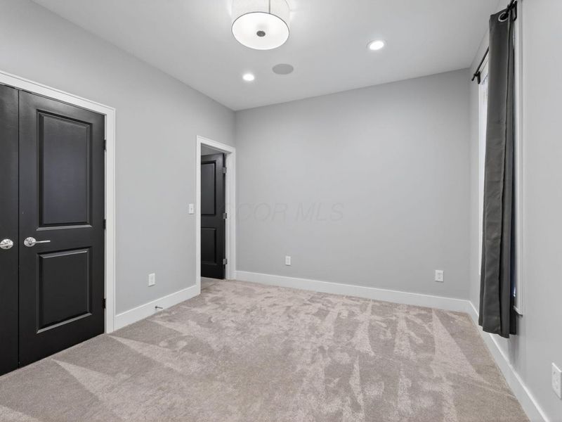 1239 Cromartie Lane, Columbus, OH 43201 Photo 11