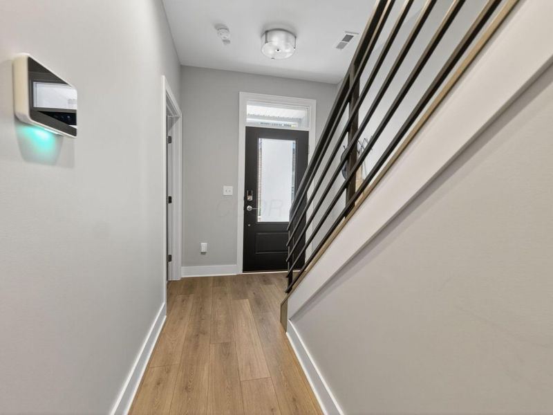 1239 Cromartie Lane, Columbus, OH 43201 Photo 9