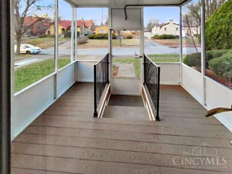 1535 Kenova Avenue, Cincinnati, OH 45237 Photo 2