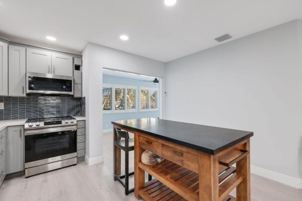 830 SE 22nd Avenue, Pompano Beach, FL 33062 Photo