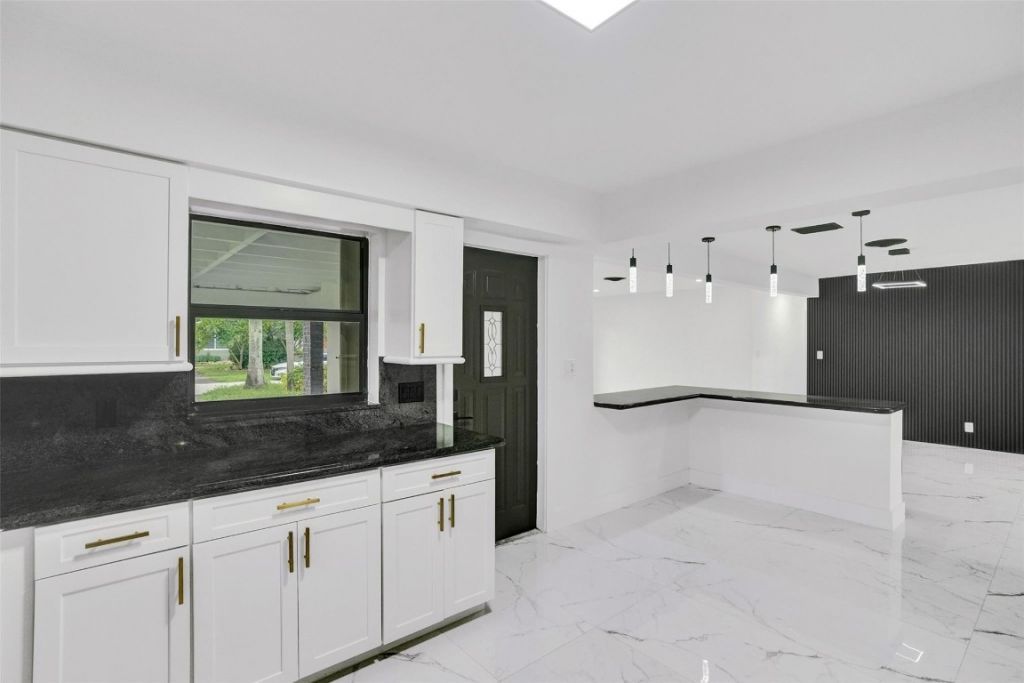 5840 SW 14th Street, Plantation, FL 33317 Photo