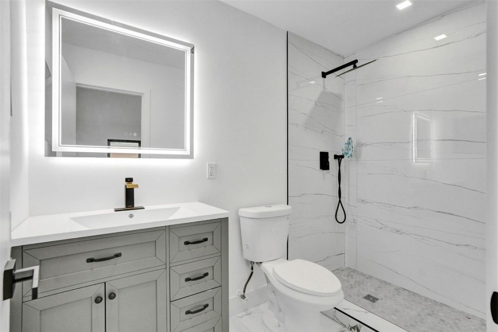 5840 SW 14th Street, Plantation, FL 33317 Photo