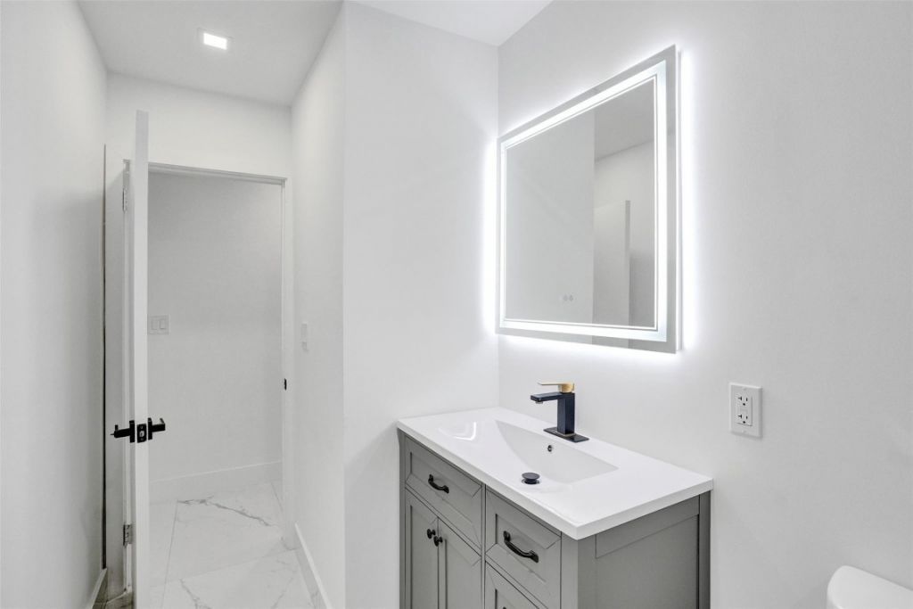 5840 SW 14th Street, Plantation, FL 33317 Photo