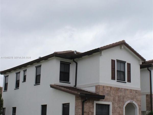 10908 W 32nd Ln , Hialeah, FL 33018