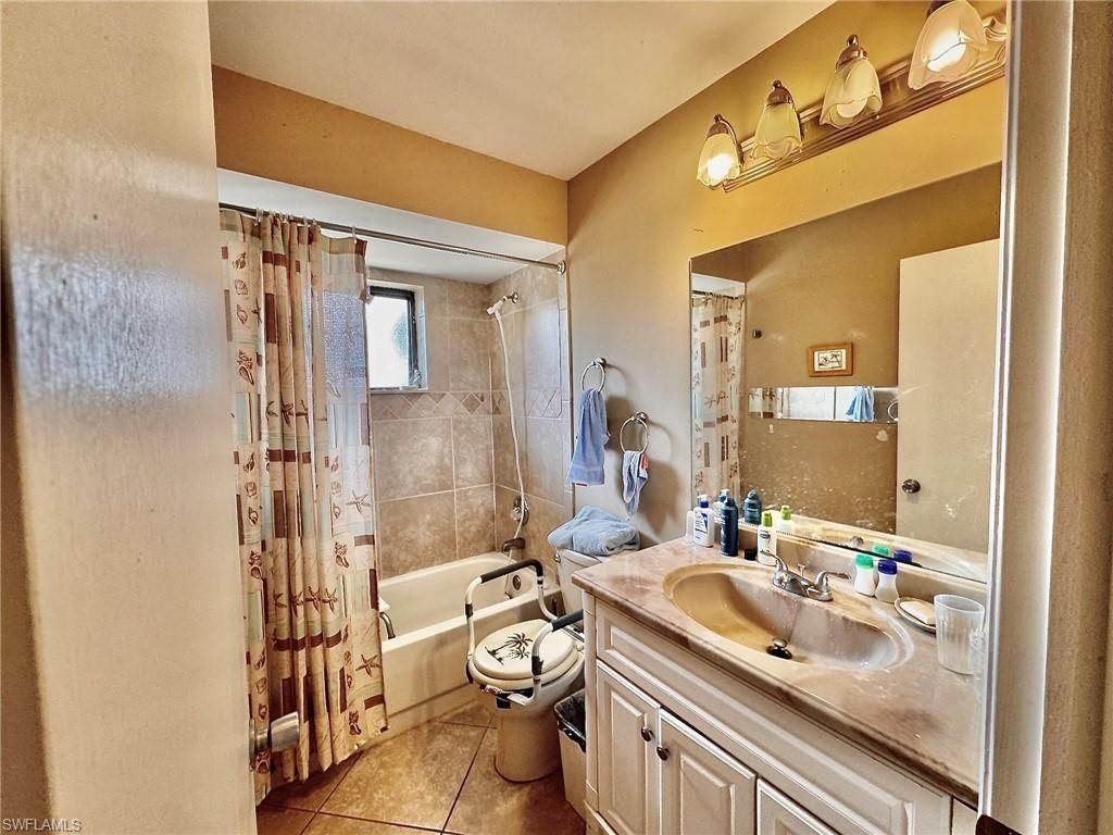 214 NE 9th Ct, Cape Coral, FL 33909 Photo
