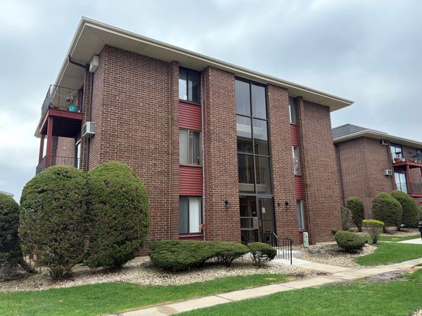 15818 TERRACE Drive, Unit R3, Oak Forest, IL 60452