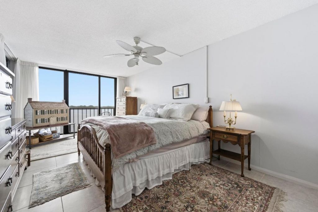 126 Lakeshore Drive, Unit 526, North Palm Beach, FL 33408 Photo