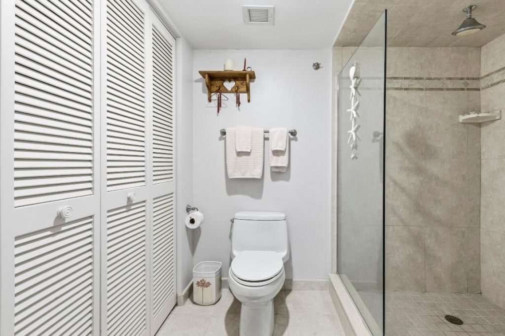 126 Lakeshore Drive, Unit 526, North Palm Beach, FL 33408 Photo