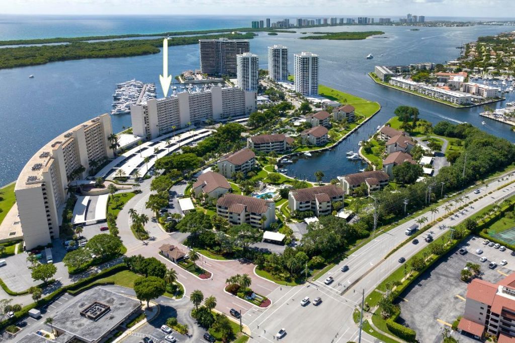 126 Lakeshore Drive, Unit 526, North Palm Beach, FL 33408 Photo