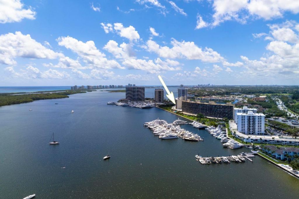 126 Lakeshore Drive, Unit 526, North Palm Beach, FL 33408 Photo