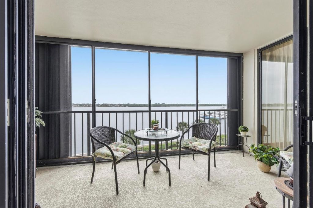 126 Lakeshore Drive, Unit 526, North Palm Beach, FL 33408 Photo