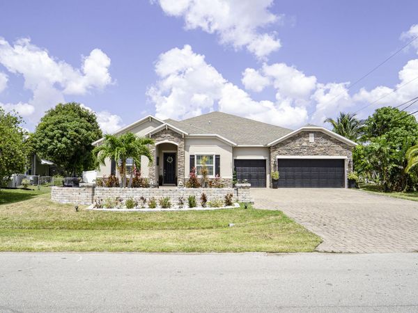 6920 NW Jorgensen Road, Port St. Lucie, FL 34983