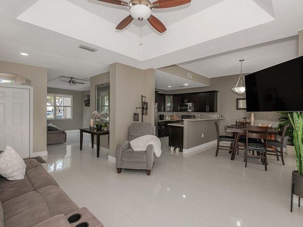 14251 NW 83rd Ave, Hialeah, FL 33016