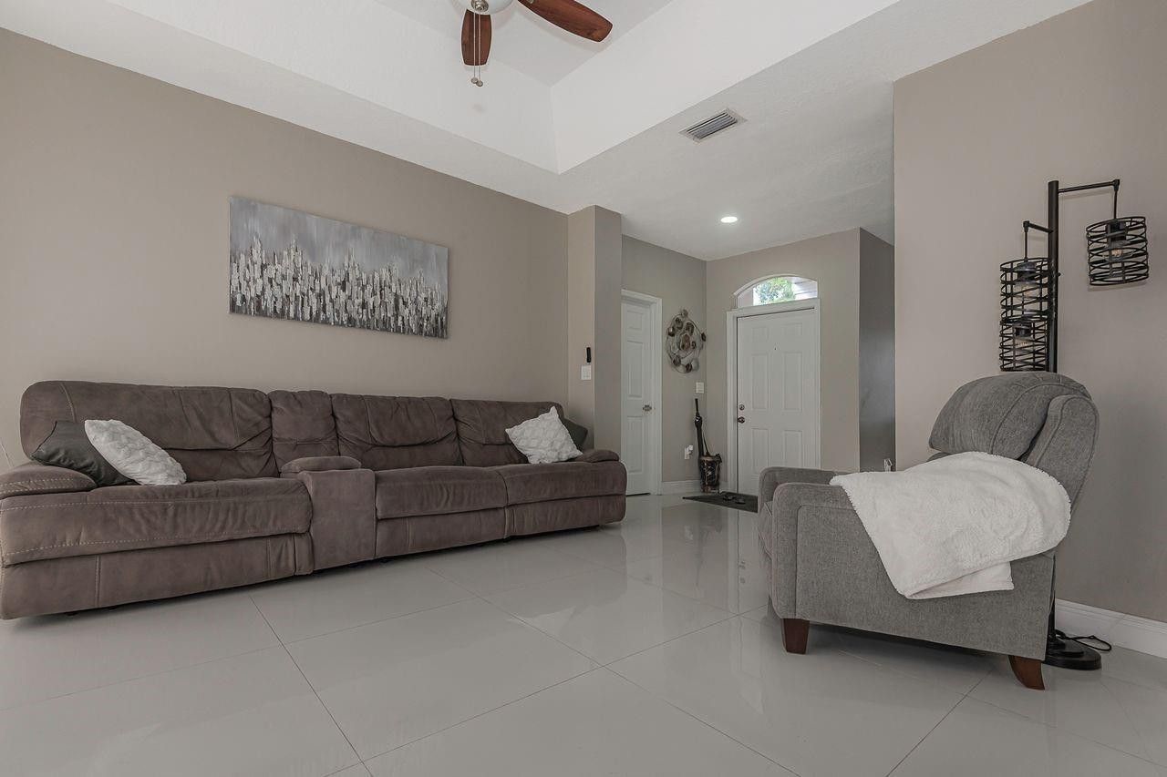 14251 NW 83rd Avenue, Hialeah, FL 33016 Photo