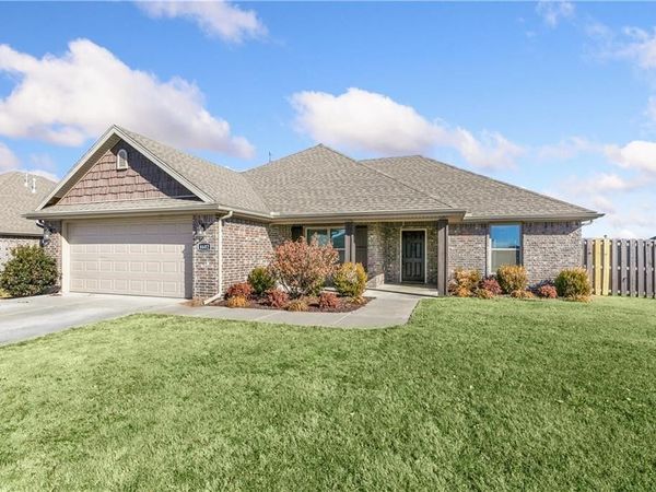 4602 W Croft Drive, Fayetteville, AR 72704