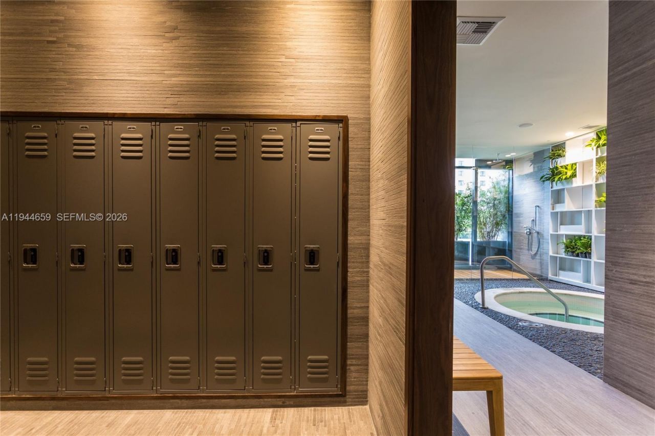 55 SW 9th St, Unit 2107, Miami, FL 33130 Photo