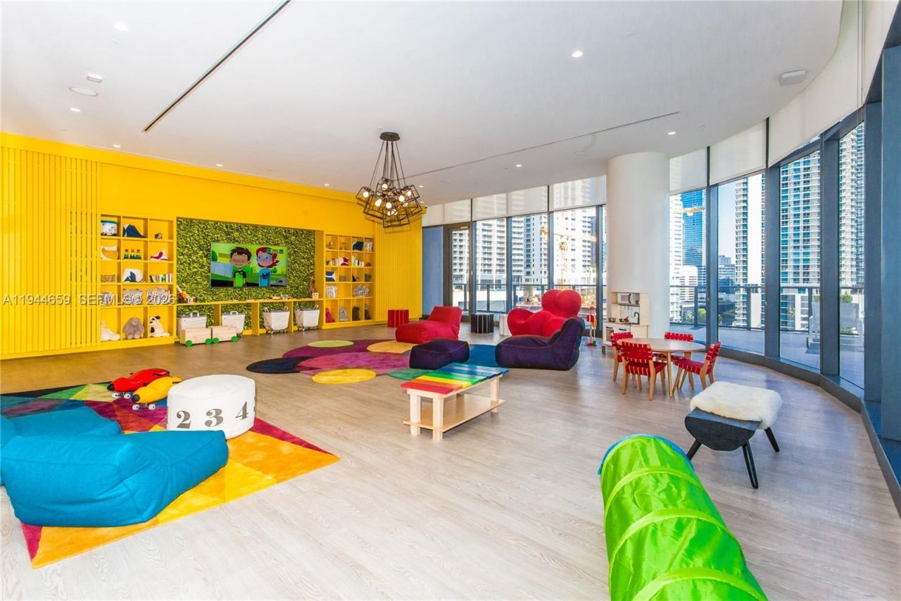 55 SW 9th St, Unit 2107, Miami, FL 33130 Photo