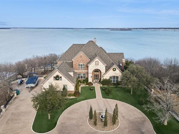 826 Cimmarron Bay Drive, Runaway Bay, TX 76426