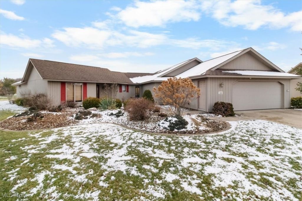 33025 Cobblestone Circle, North Ridgeville, OH 44039 Main Photo