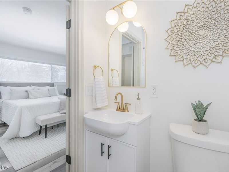 5679 Wilson Mills Road, Cleveland, OH 44143 Photo 24