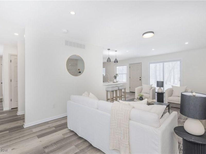 5679 Wilson Mills Road, Cleveland, OH 44143 Photo 4