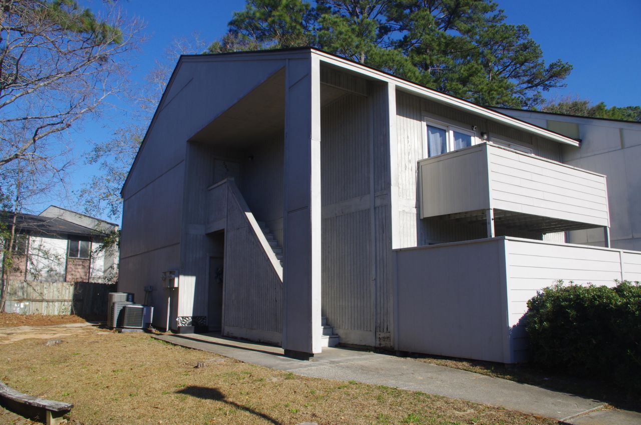 601 Greenmeadow Drive Photo 1