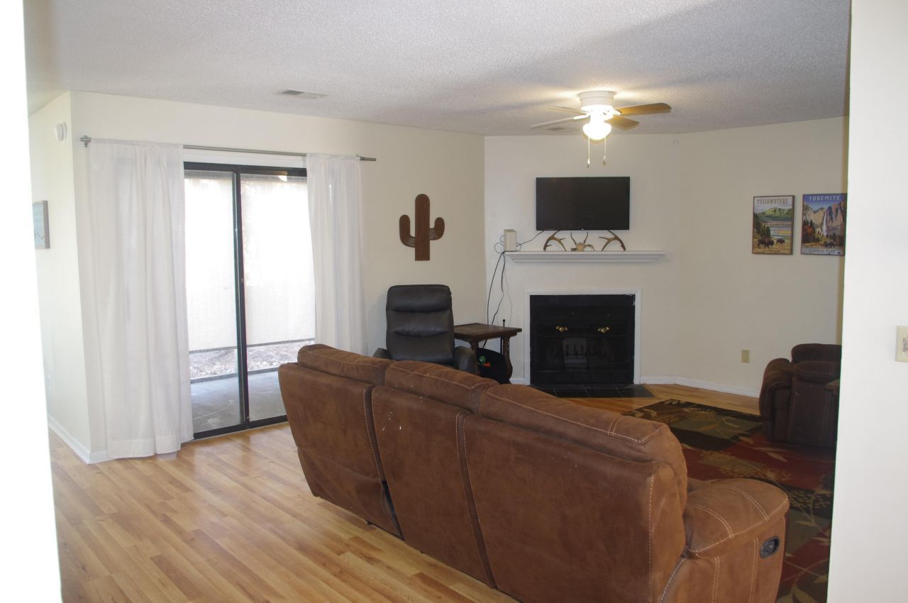 601 Greenmeadow Drive Photo 15