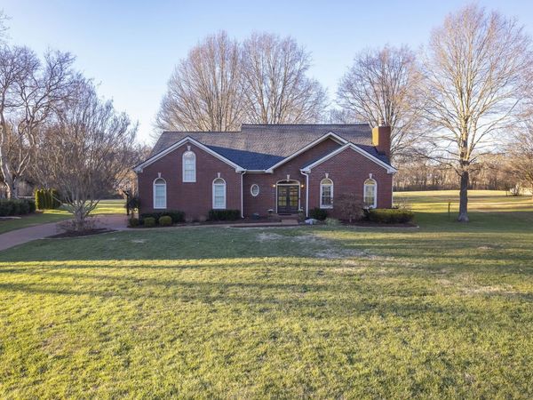 1379 Caroline Cir, Franklin, TN 37064