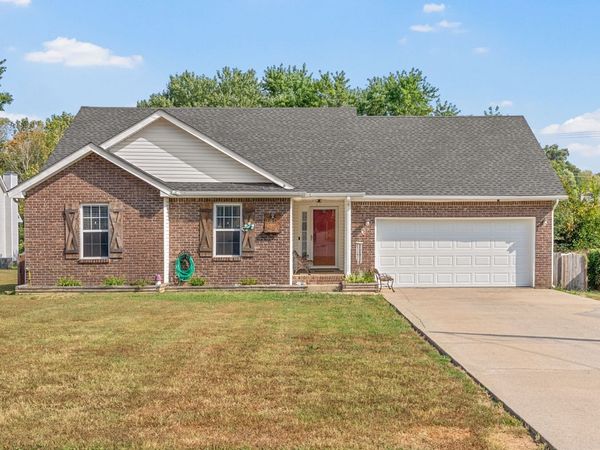 1515 Barrywood Cir W, Clarksville, TN 37042