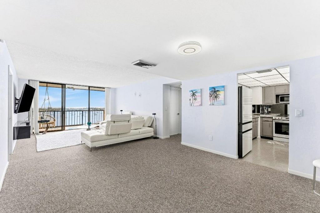 5200 N Flagler Drive, Unit 1502, West Palm Beach, FL 33407 Photo