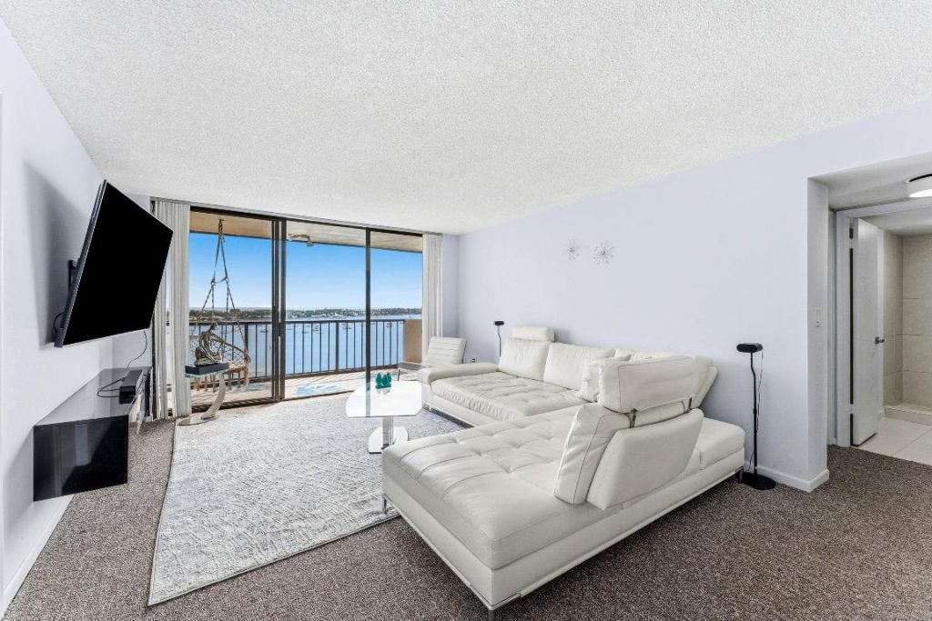 5200 N Flagler Drive, Unit 1502, West Palm Beach, FL 33407 Photo