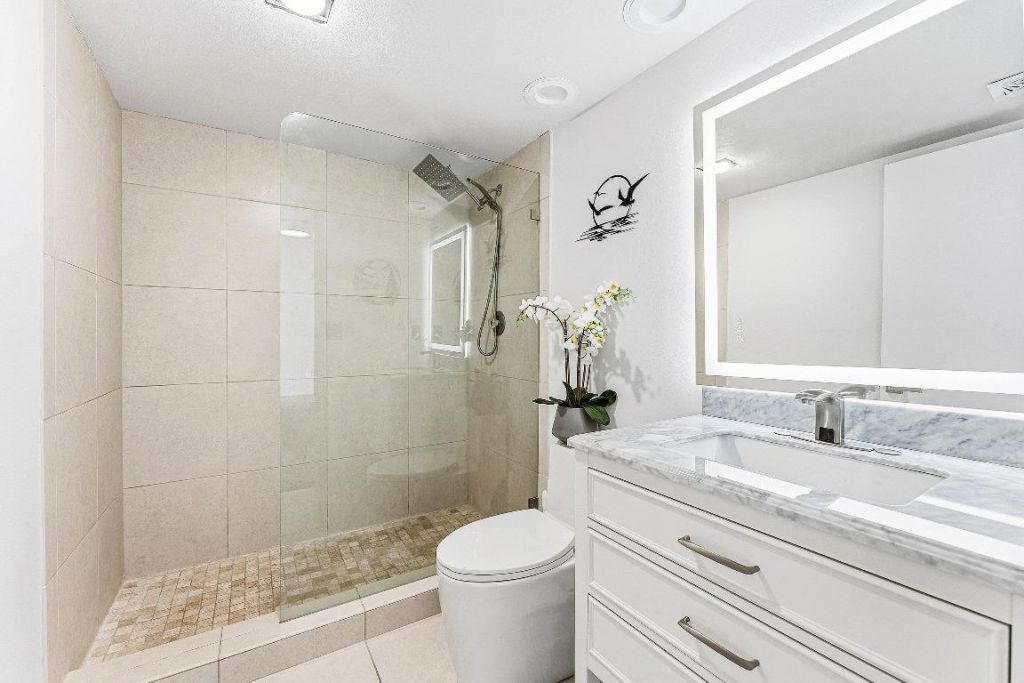 5200 N Flagler Drive, Unit 1502, West Palm Beach, FL 33407 Photo