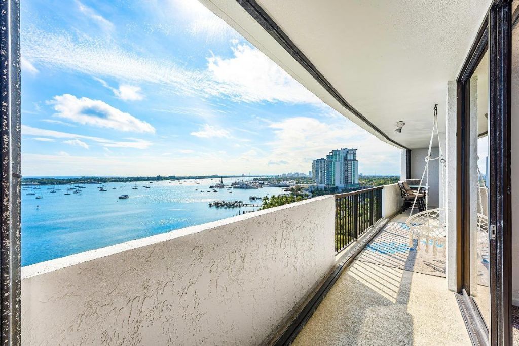 5200 N Flagler Drive, Unit 1502, West Palm Beach, FL 33407 Photo