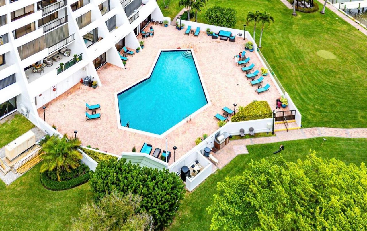 5200 N Flagler Drive, Unit 1502, West Palm Beach, FL 33407 Photo