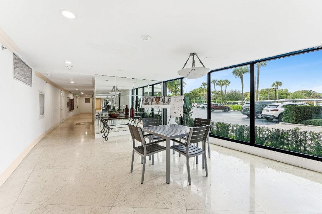 5200 N Flagler Drive, Unit 1502, West Palm Beach, FL 33407 Photo